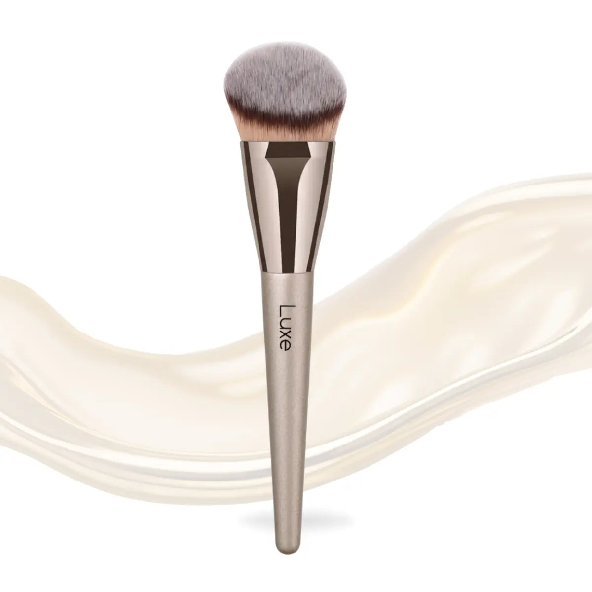 Luxe Master Blend Brush with silver handle and soft bristles